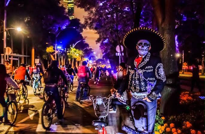 Paseo Nocturno Muévete en Bici 2026: Catrinas y bicicletas en Reforma