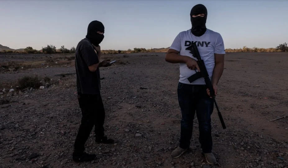 Adolescentes en EU presuntamente recolectan armas para venderlas a cárteles mexicanos, reporta NYT