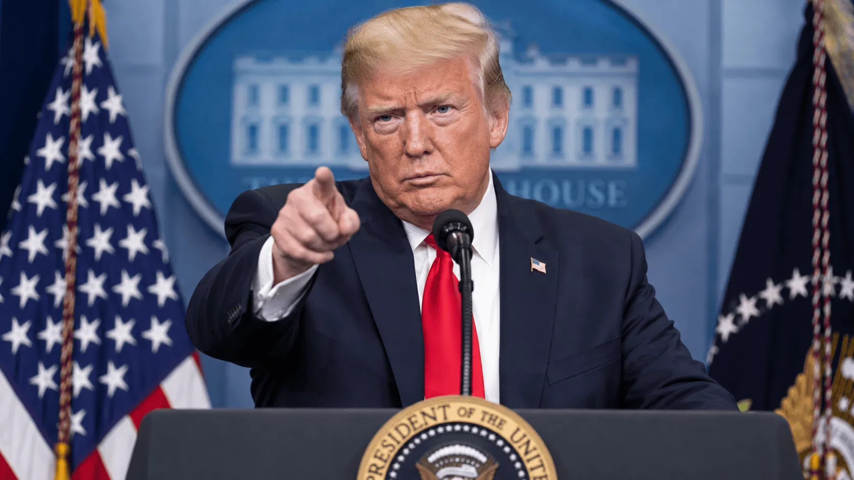 Trump lanza programa en EU para denunciar fraude con recompensas de hasta 30 mil dólares