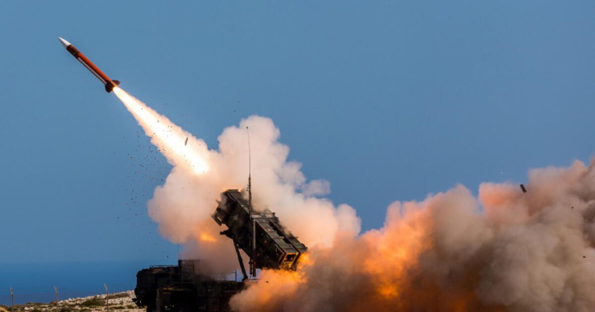 Pentágono otorga a Raytheon contrato por 24 mil 400 millones de dólares para acelerar fabricación de misiles SM-6