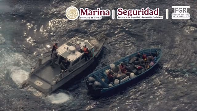 Marina asegura más de 1.2 toneladas de presunta cocaína frente a Huatulco, Oaxaca; hay 6 detenidos