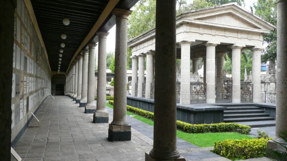 Ciudad de México: Se ponen oscuros en el Panteón de San Fernando