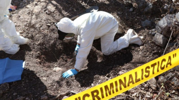 FGR reportó 32 fosas clandestinas en 2025; fiscalías estatales documentaron 651, según Data Cívica