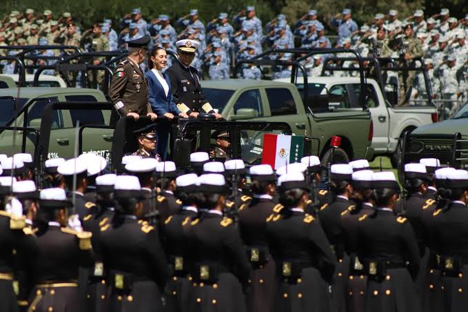 Sheinbaum garantiza que las Fuerzas Armadas no recibirán órdenes para reprimir al pueblo