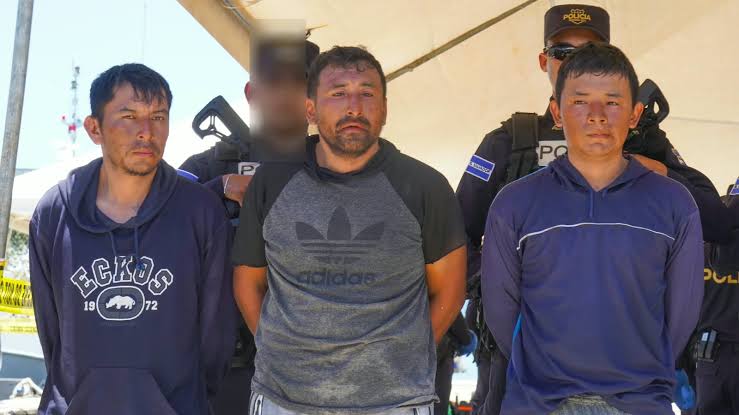 Condenan a 3 mexicanos a 21 años de prisión en El Salvador por tráfico de armas; decomiso incluyó cocaína valuada en 31.6 millones de dólares