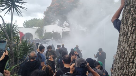 Protesta por agua contaminada en Guadalajara termina con 9 detenidos, 4 desaparecidos y decenas de heridos